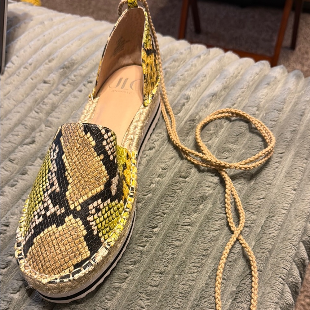 Stylish Espadrille Flats - Yellow and Black JLo